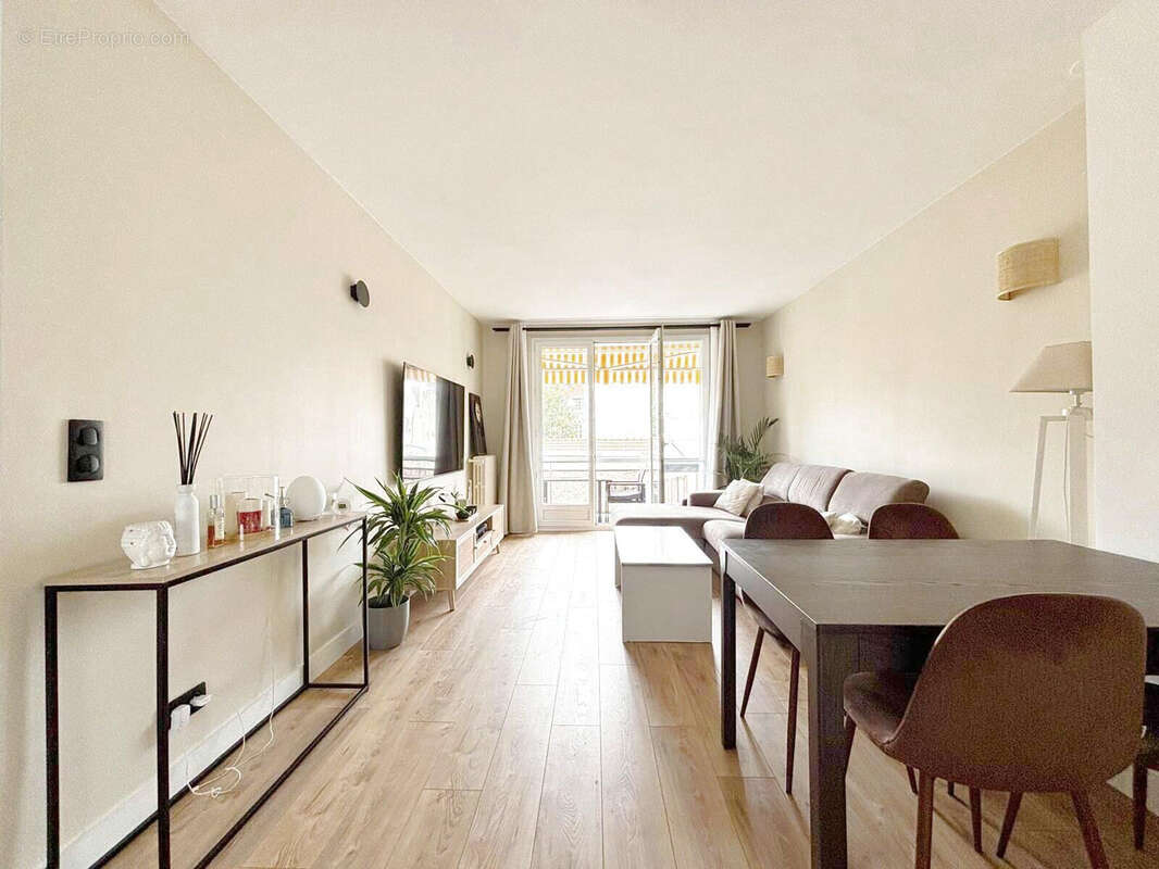 Appartement à SAINT-MAUR-DES-FOSSES