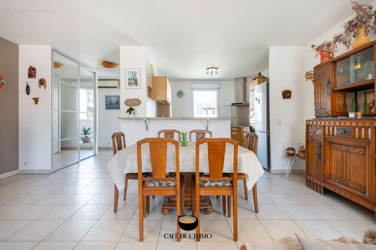Appartement à MARSEILLE-4E