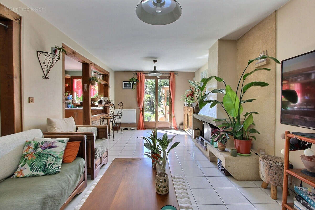 Maison à VILLENEUVE-LA-GARENNE