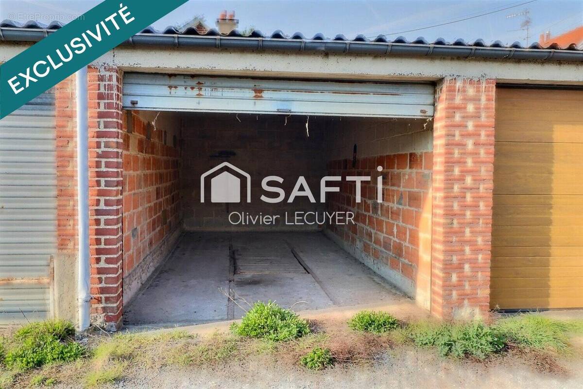 Photo 1 - Parking à SOLESMES