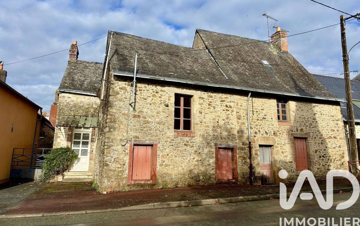 Photo 2 - Maison à LA BAZOUGE-DES-ALLEUX