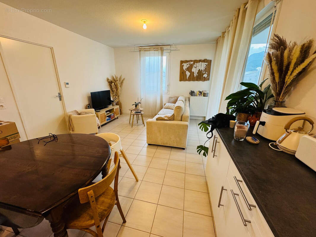 Appartement à SAINT-EGREVE