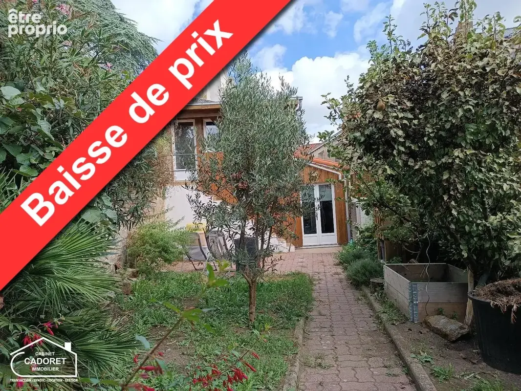   - Maison à PAIMBOEUF