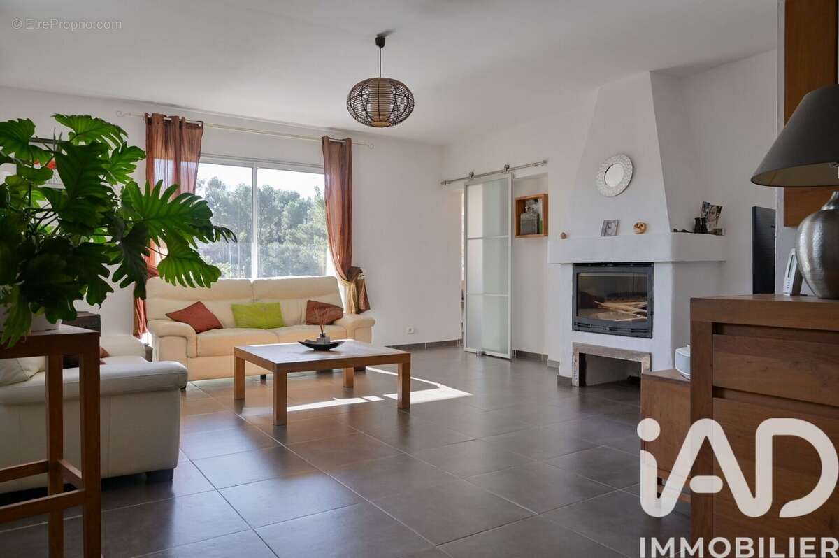 Photo 8 - Maison à PEYPIN