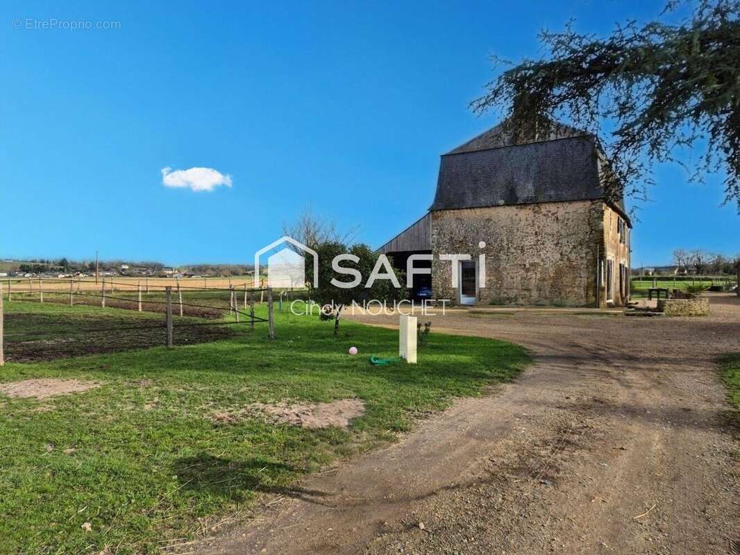 Photo 3 - Maison à LUCHE-PRINGE