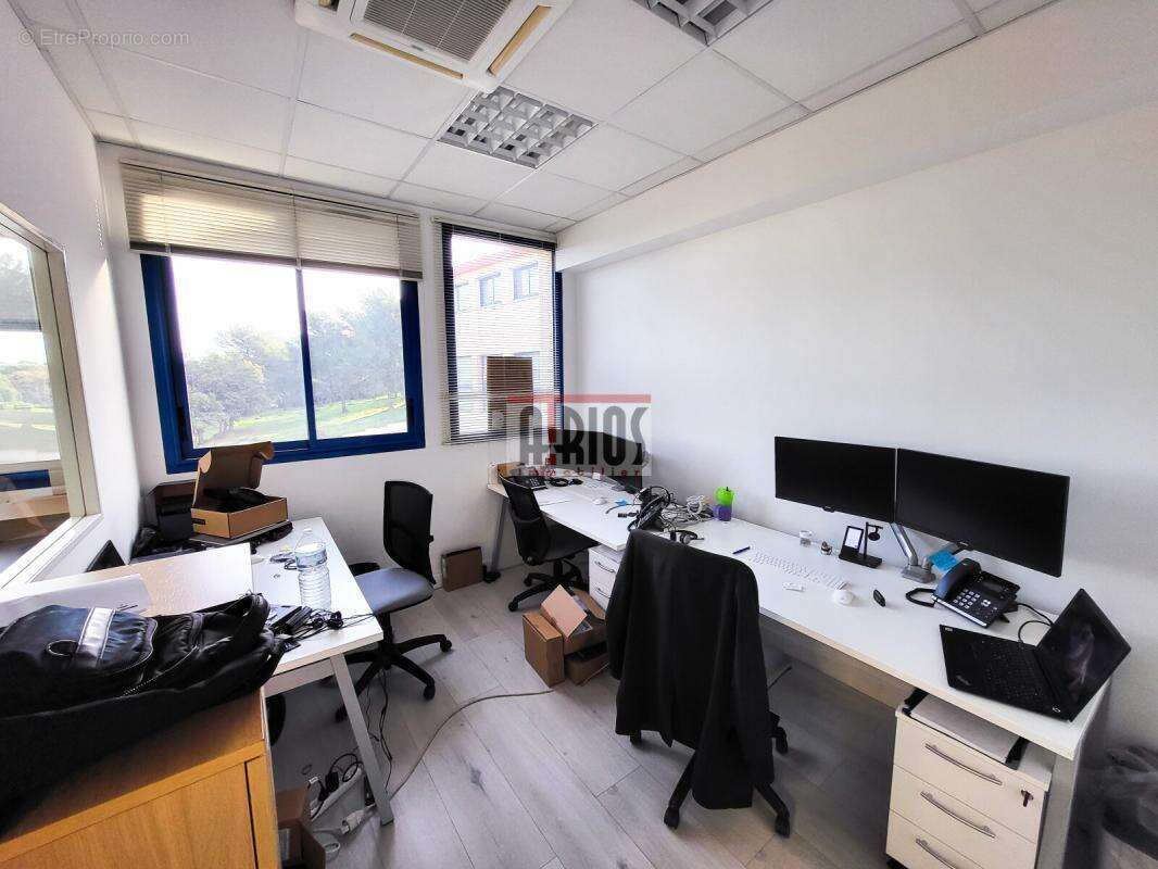 Commerce à SIX-FOURS-LES-PLAGES