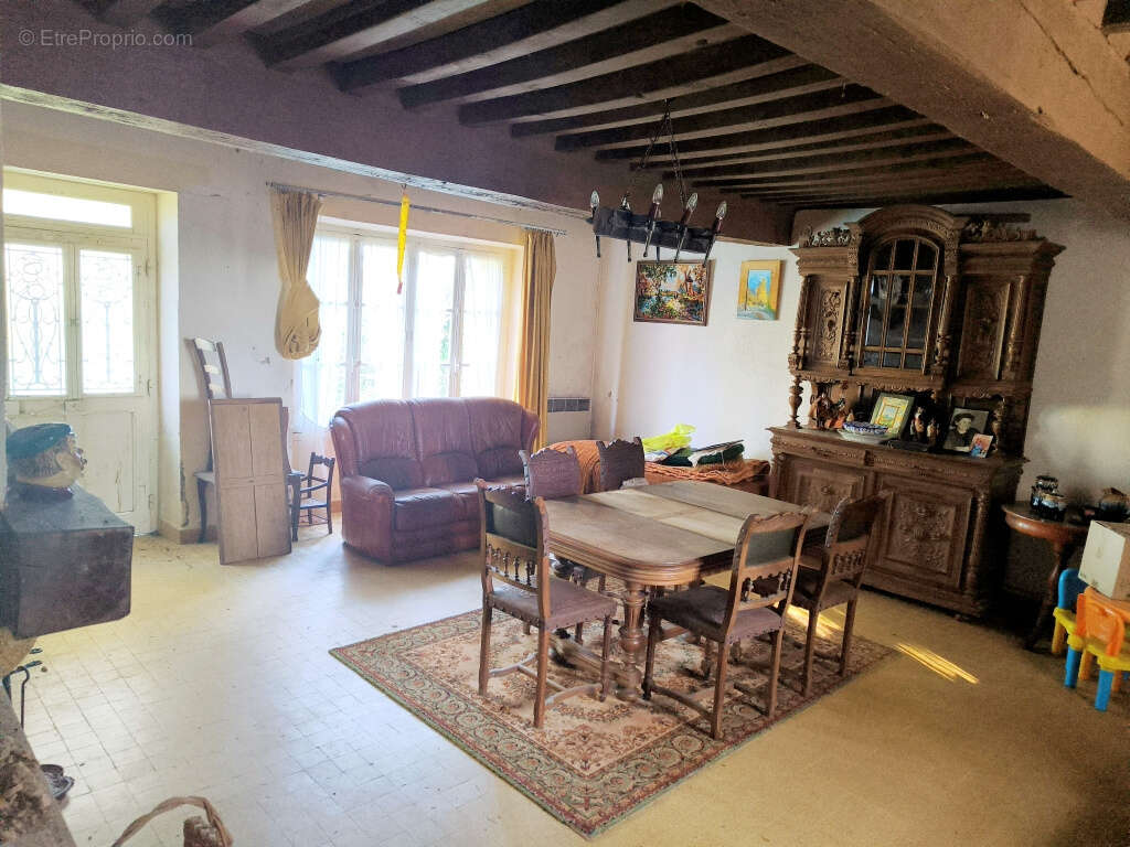 Maison à MONTREUILLON