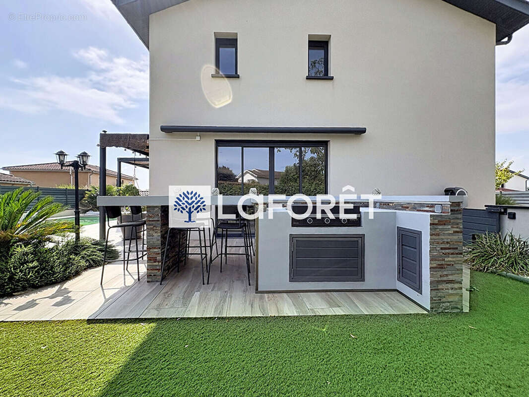 Villa Mas Rillier 5 pièces 145.30 m² avec jardin, piscine et garage - photo 15