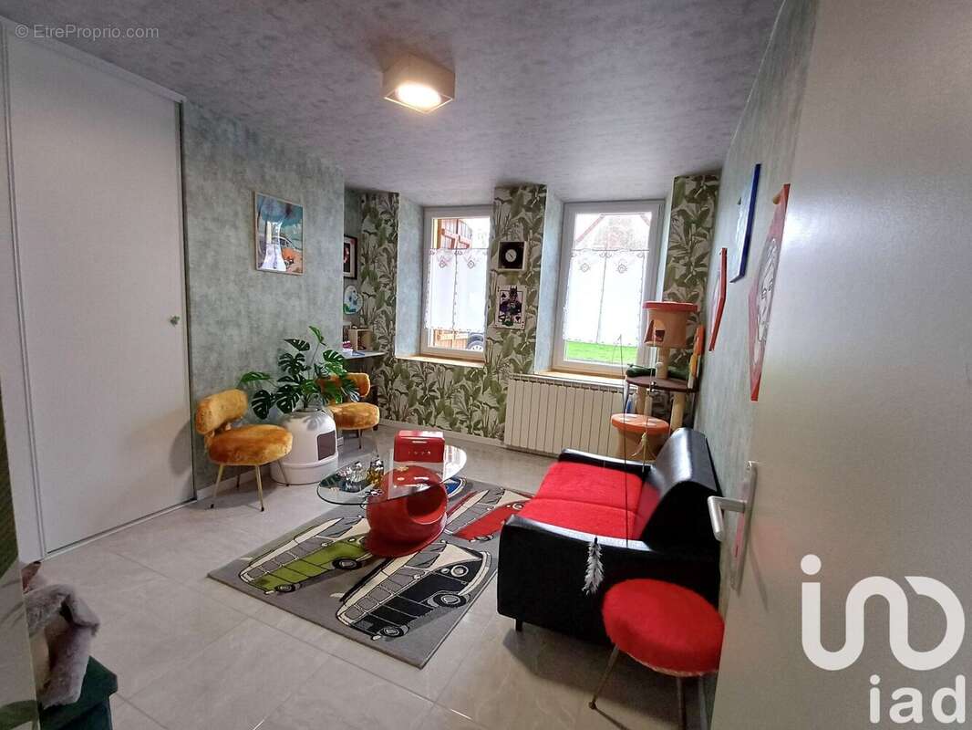Maison 100 m² à Saint-Maurice-Aux-Riches-Hommes  - photo 8