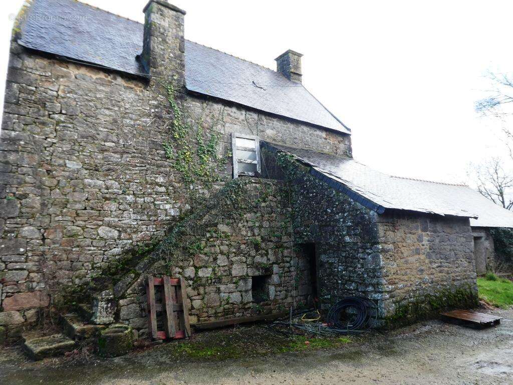 Maison à LOCMALO