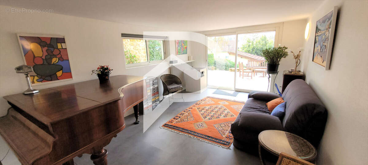 Maison à SAINT-REMY-LES-CHEVREUSE