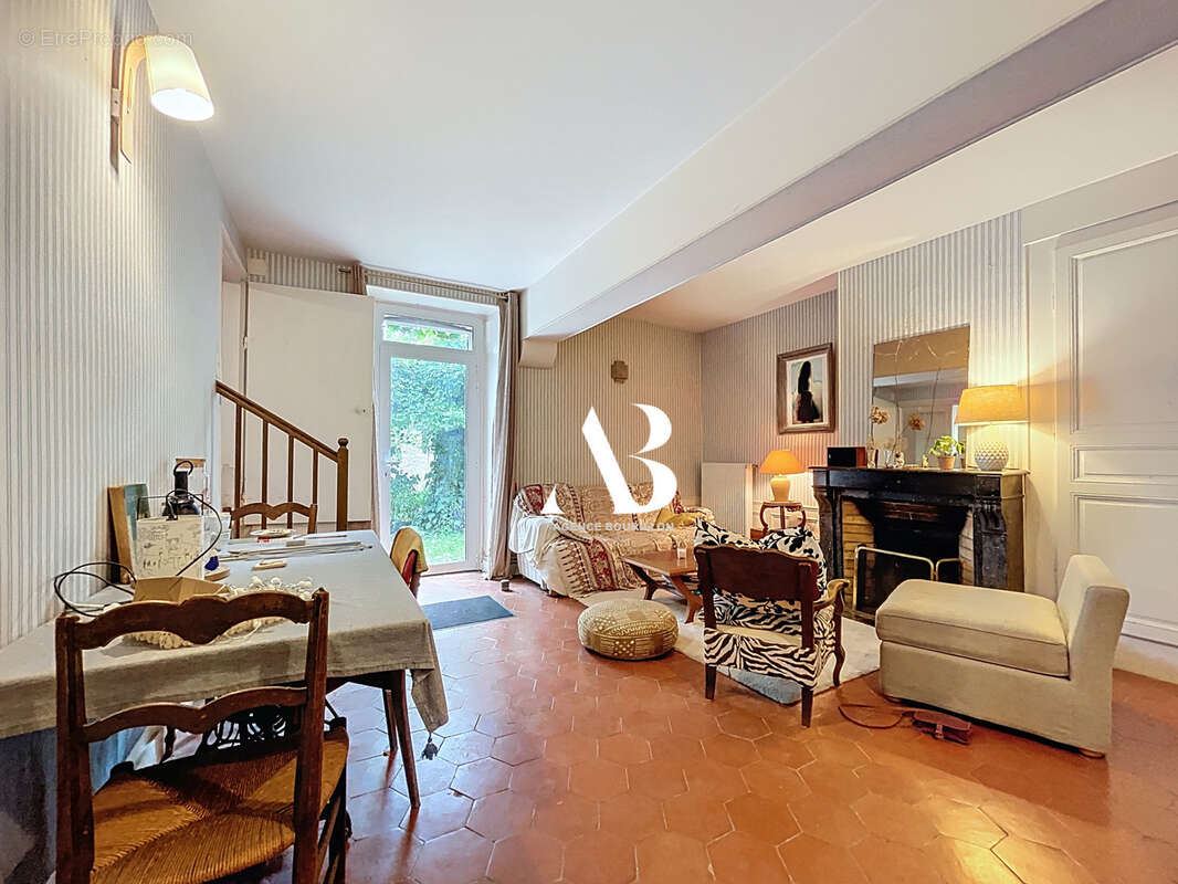 Maison à MONTIGNY-LENCOUP