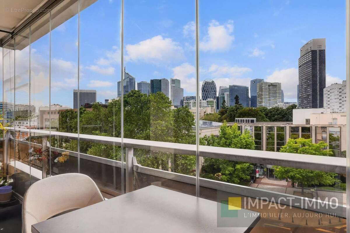 Appartement à COURBEVOIE