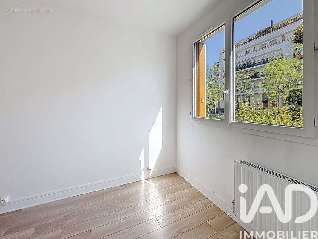 Photo 3 - Appartement à LA GARENNE-COLOMBES