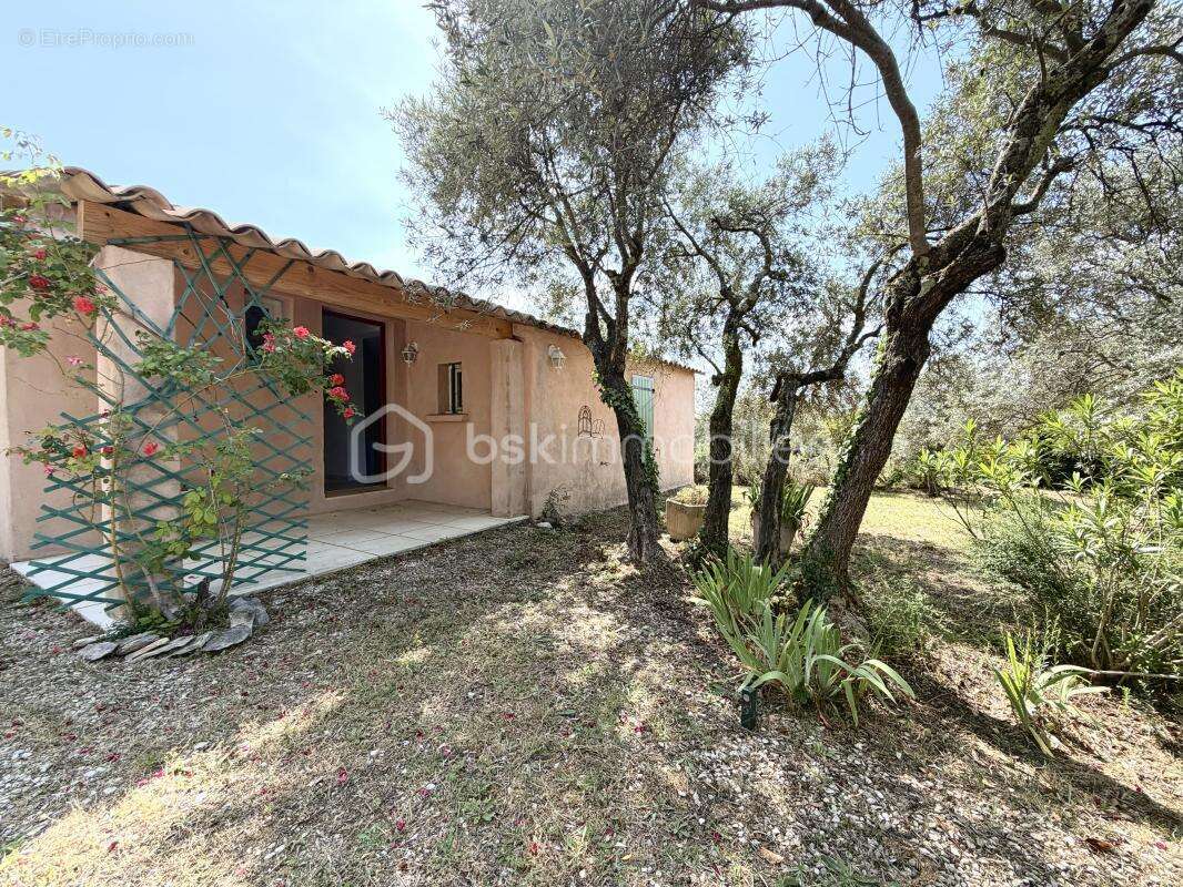 Rare à la vente : propriété avec dépendance indépendante à Saint-Saturnin-les-Apt - photo 19