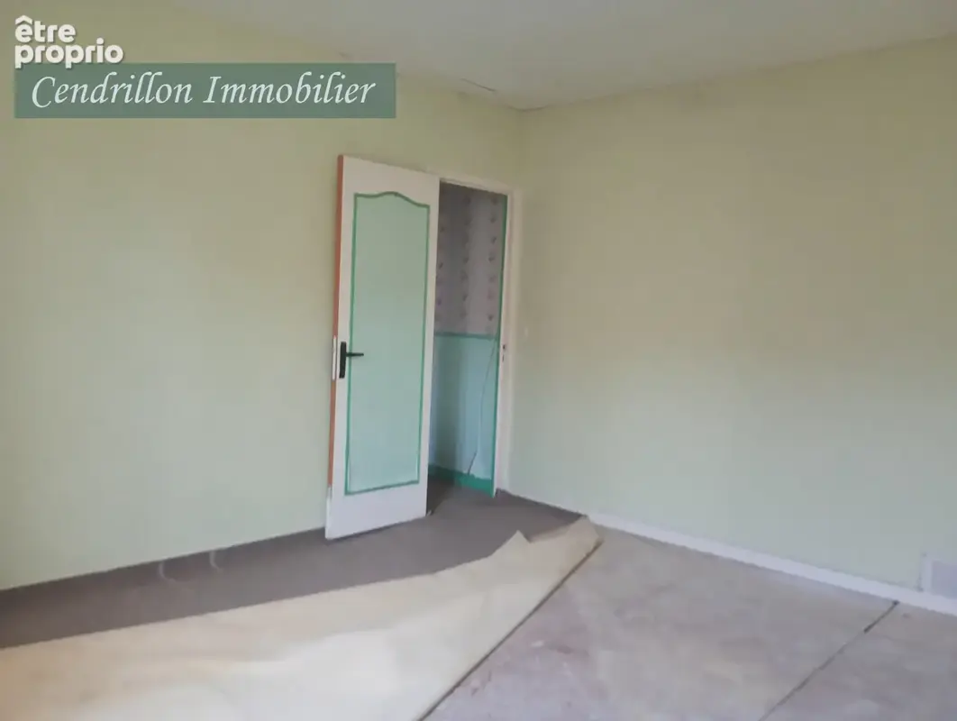 Maison de village, 2 chambres, ~80 m2 habitables, avec garage, pas de terrain - à rafraîchir - - photo 10