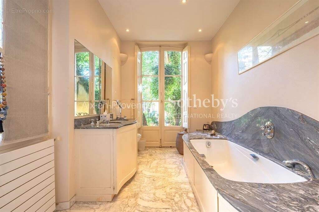 Appartement à AIX-EN-PROVENCE