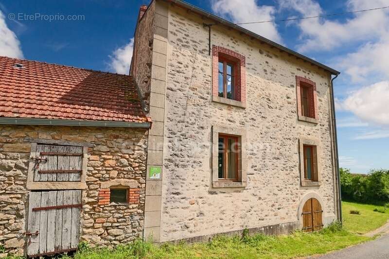Maison à ARNAC-LA-POSTE