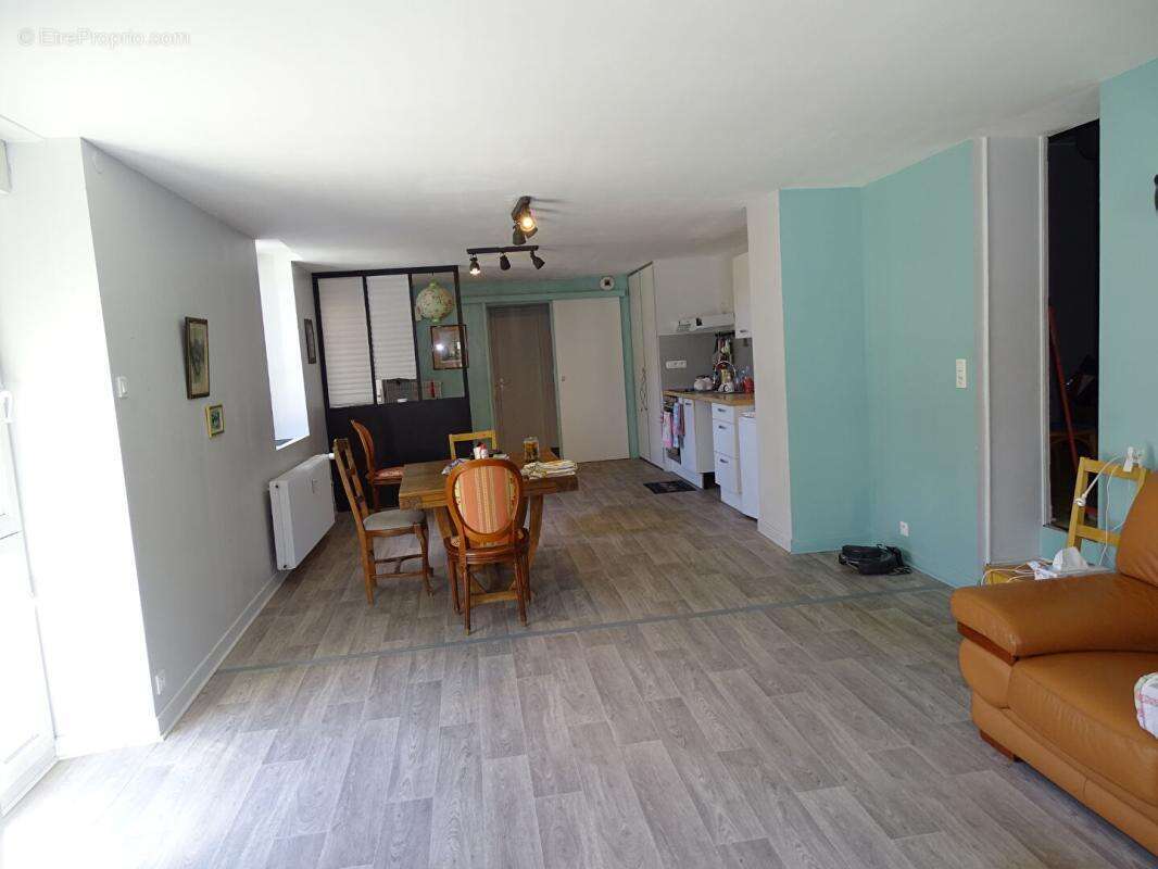 Appartement à MOIRANS-EN-MONTAGNE