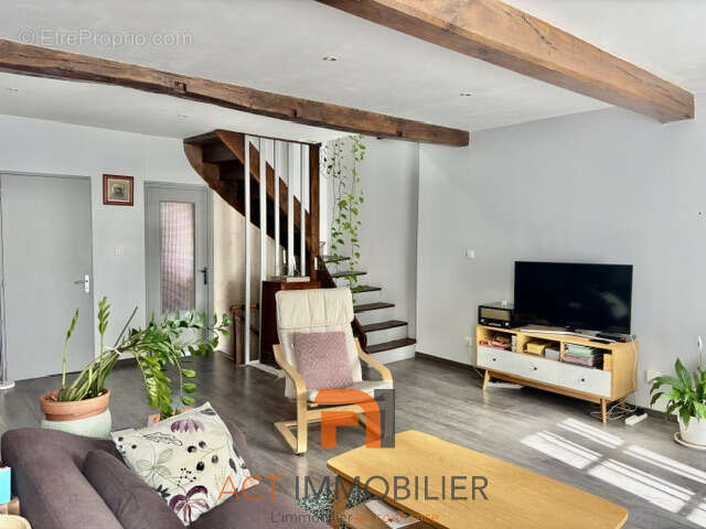 Maison à BRULLIOLES