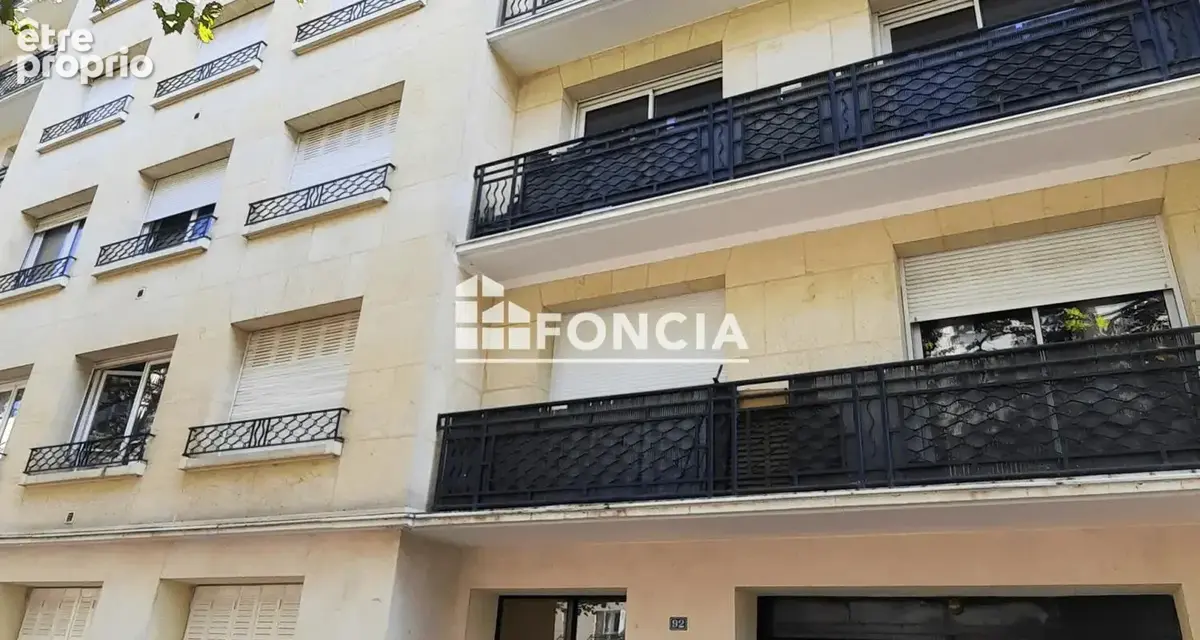 Appartement à CHARENTON-LE-PONT