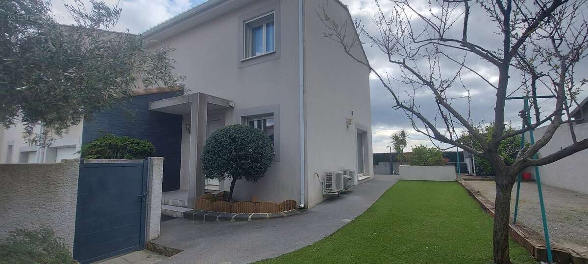 Maison à SAINT-THIBERY