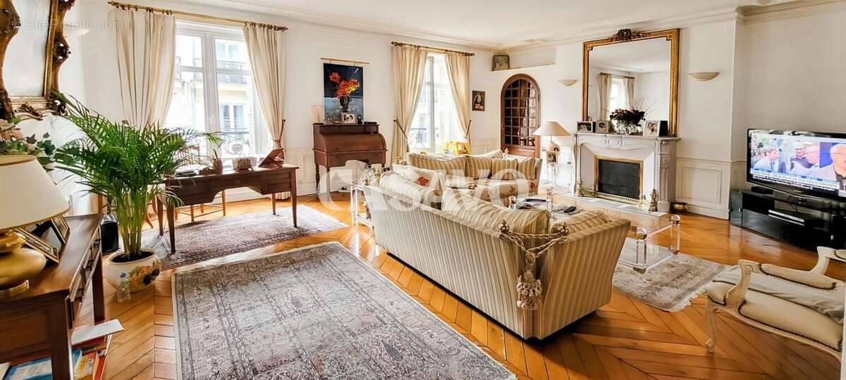 Appartement à PARIS-10E
