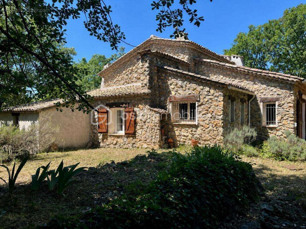 Charme, calme, intimité, à deux pas du village –  T3 de 137 m2 + T2 de 32 m2 – St Paul En Forêt (Var) - photo 3