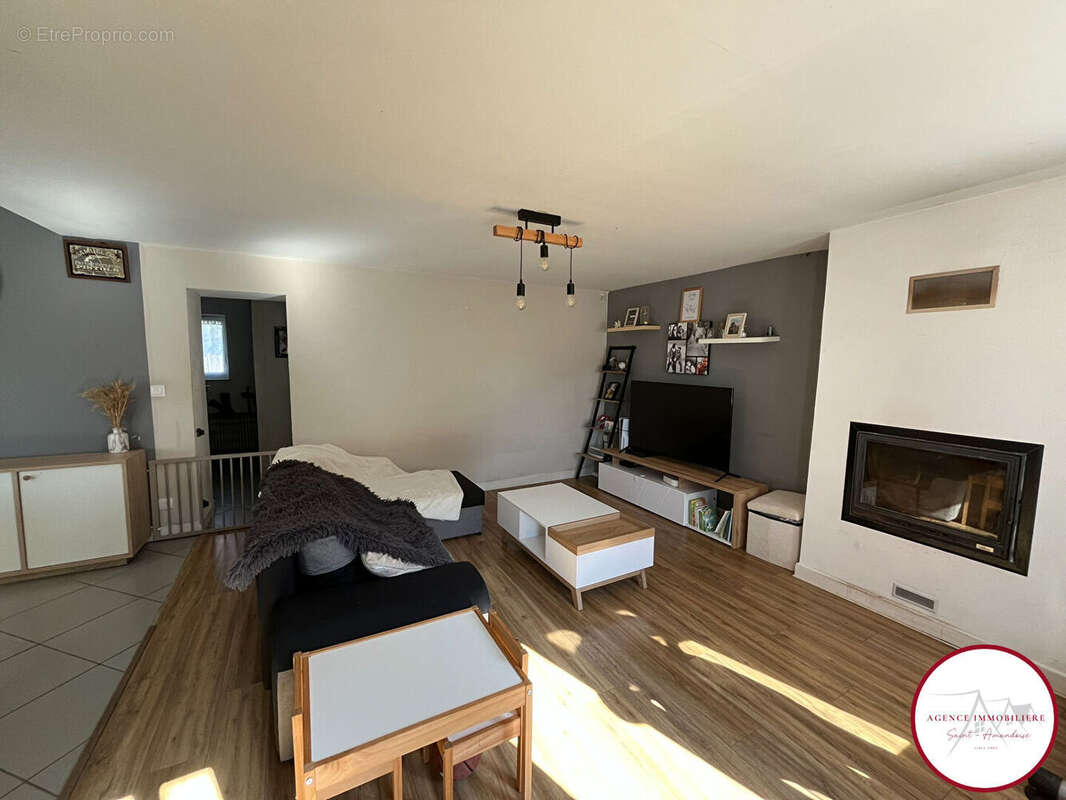 Maison à SAINT-GEORGES-DE-POISIEUX