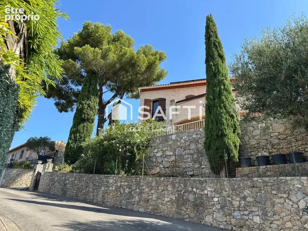 Photo 1 - Maison à LE REVEST-LES-EAUX