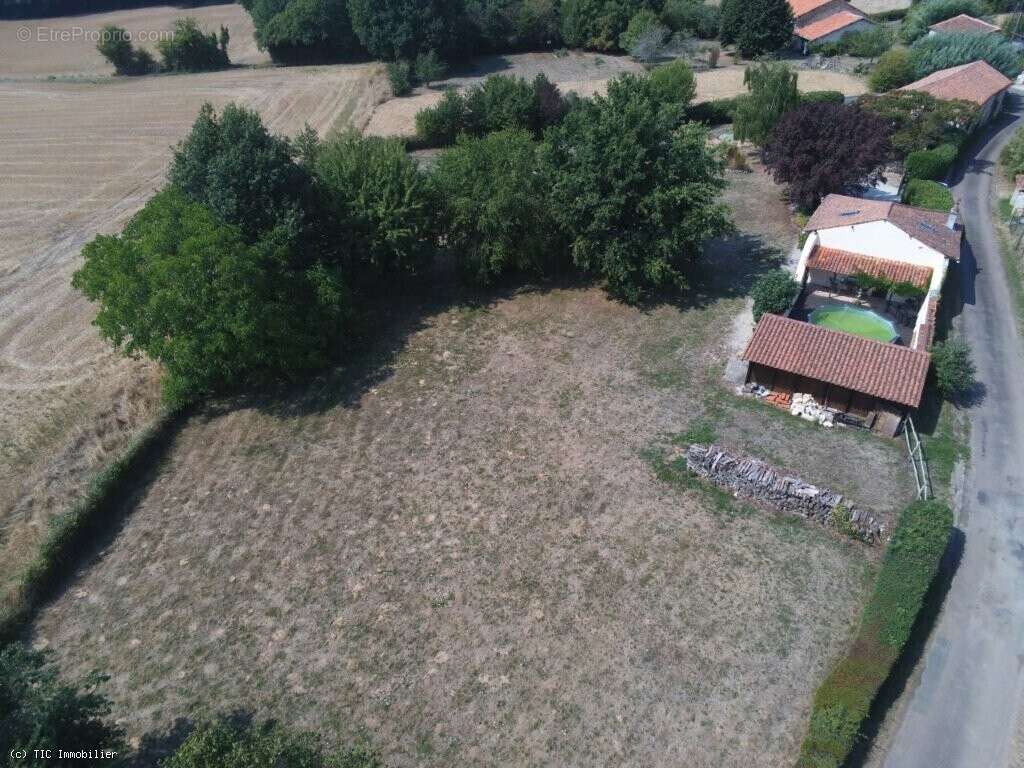 Maison à CHAMPAGNE-MOUTON