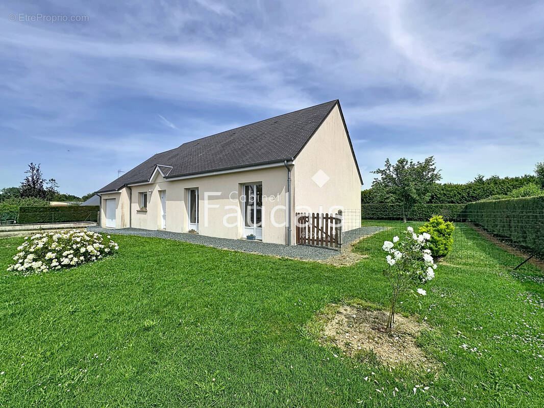 Maison à DOMJEAN
