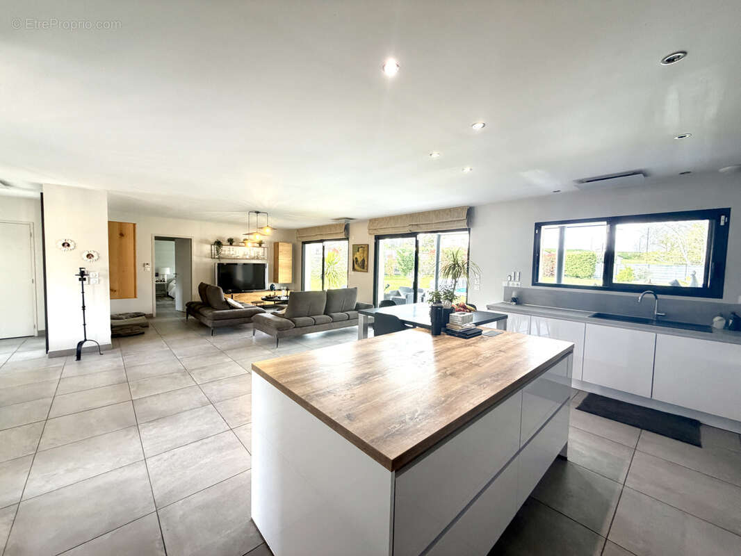 Maison à SAINT-SULPICE