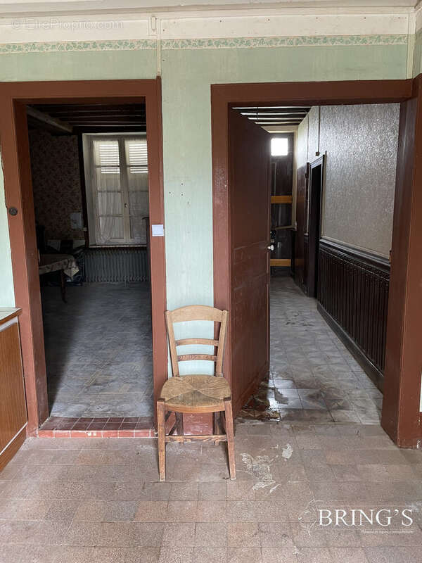 Maison à VILLAINES-LA-CARELLE