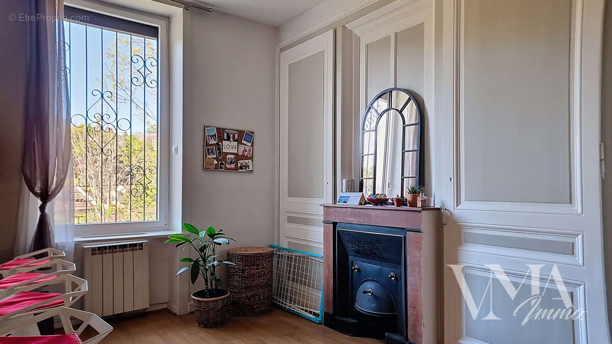 Appartement à TASSIN-LA-DEMI-LUNE