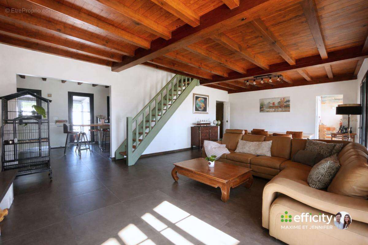 Maison 190 m² à Azur  - photo 2