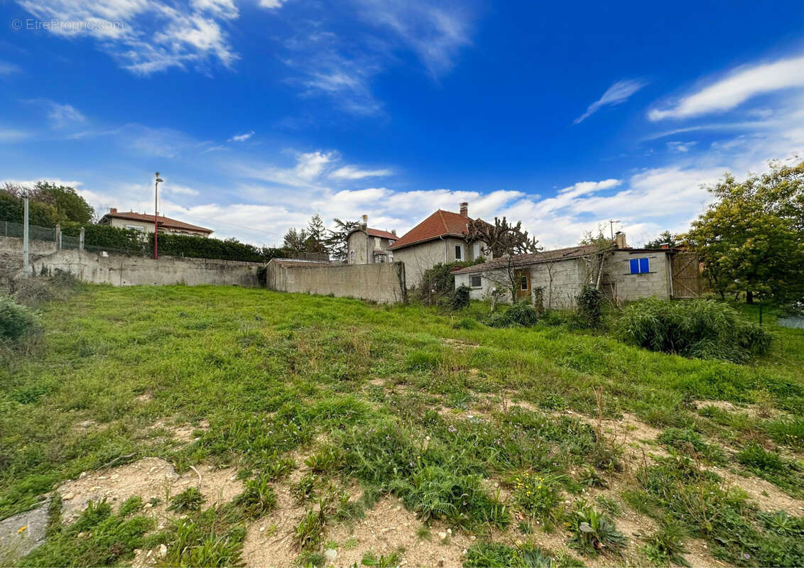 Terrain à SAINT-CLAIR-DU-RHONE