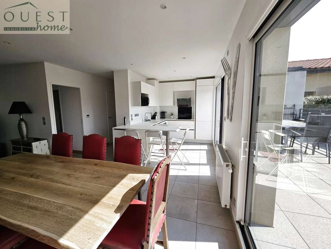 Appartement à SAINT-GENIS-LES-OLLIERES