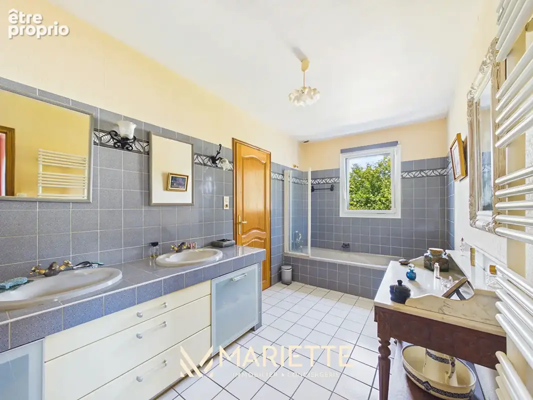 "KERBELL" Proche bourg - Maison aux beaux volumes en impasse - photo 13