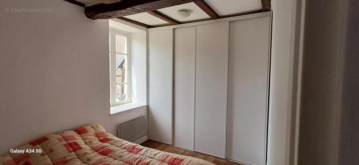 Maison à MOULINS-EN-TONNERROIS