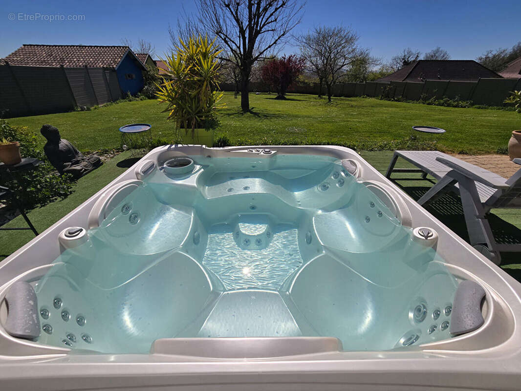 Maison à MAZEROLLES