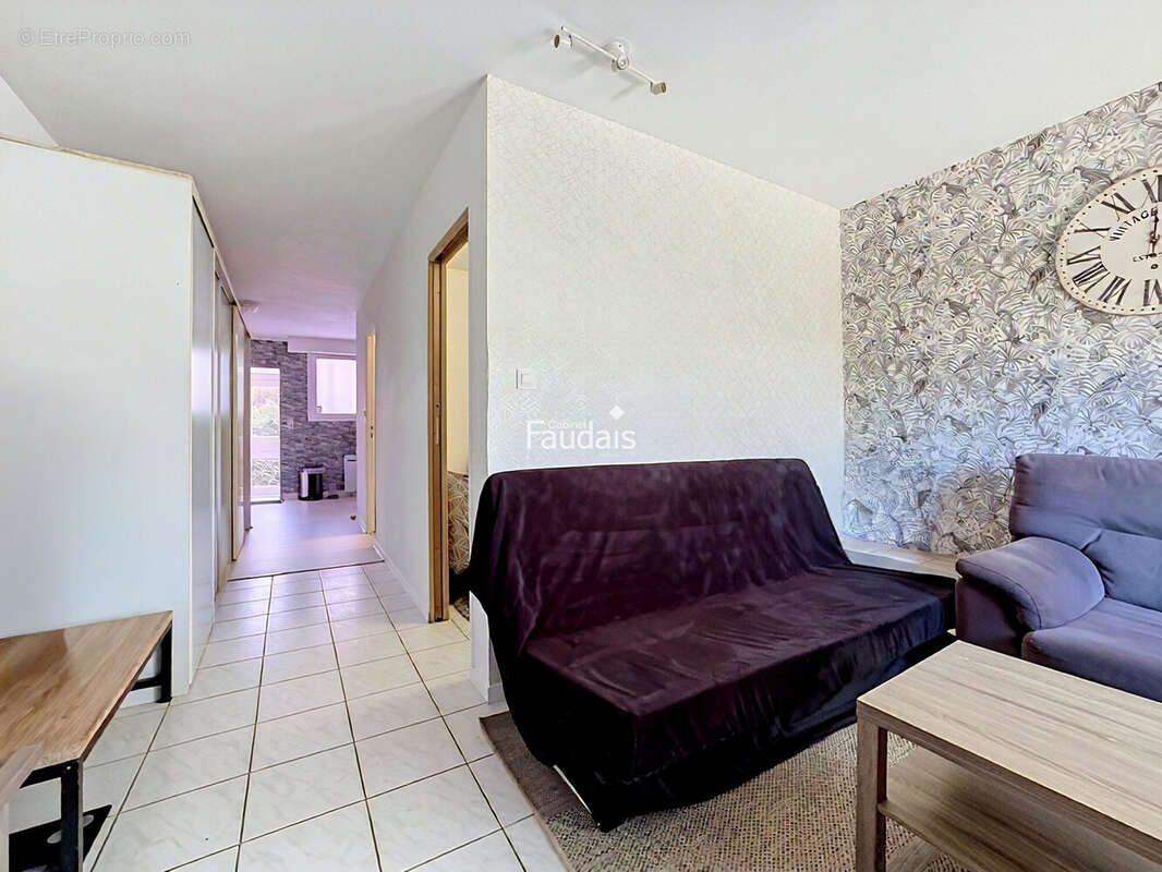Appartement 38 m² à Saint-Lo  - photo 4