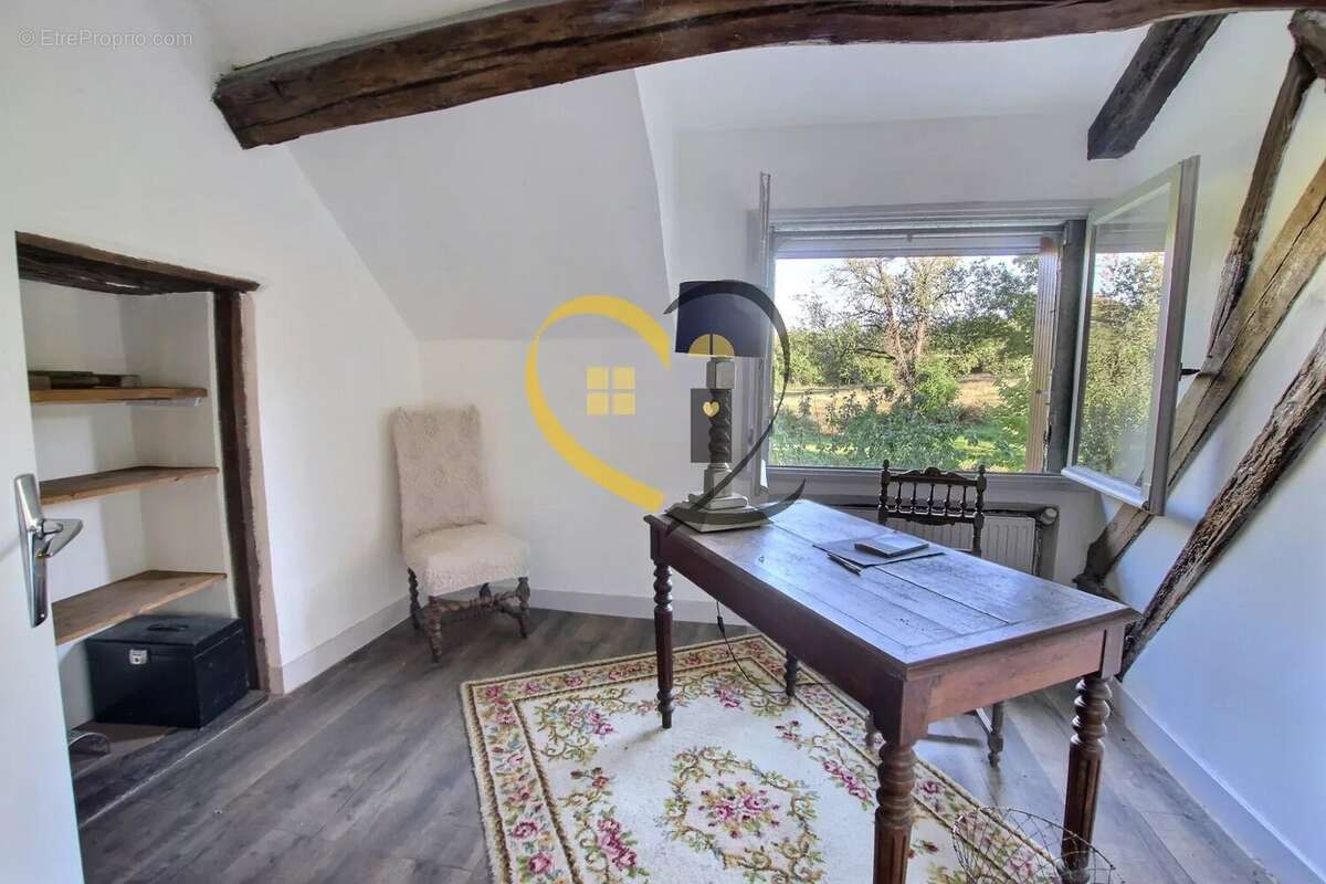 Maison à SENS-BEAUJEU