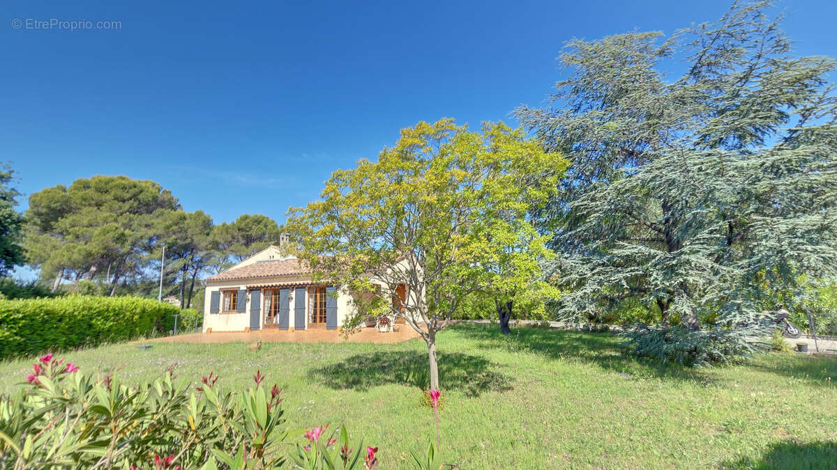 Maison à MOUGINS