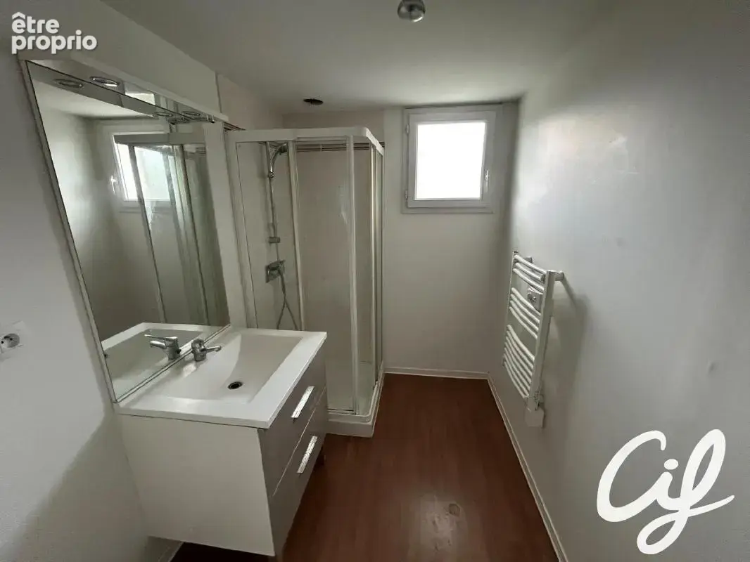 Appartement T3 Z.A.D., Z.I. Nord - 66.17 m2  149 000 Euros - photo 5