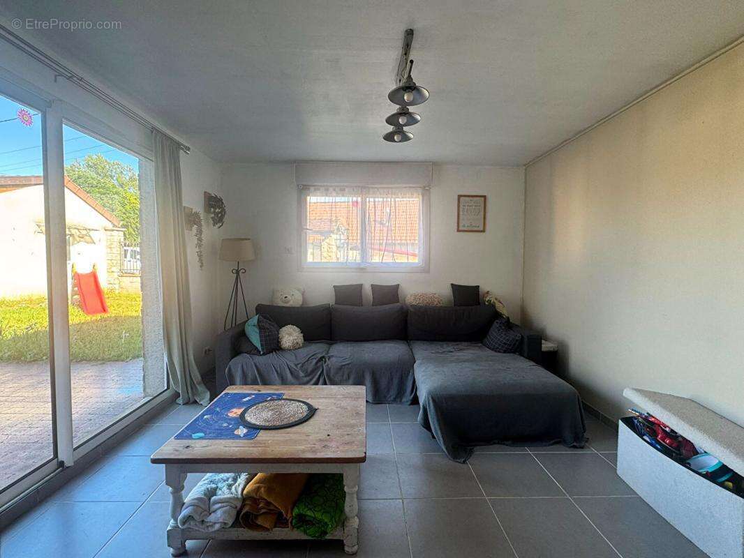 Maison Vignoux Sur Barangeon 4 pièce(s) 112 m2 - photo 3