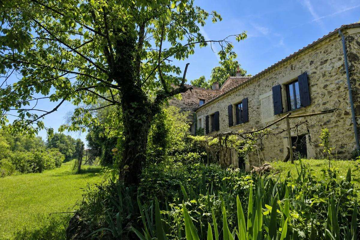 Maison à PLATS