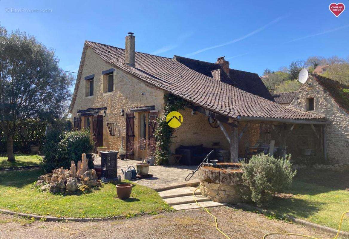 Maison à MAUZAC-ET-GRAND-CASTANG