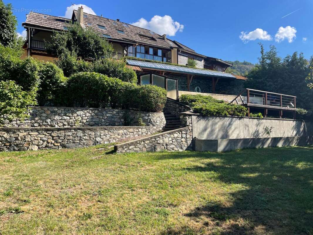 Appartement 130 m² à La Salle-Les-Alpes  - photo 2