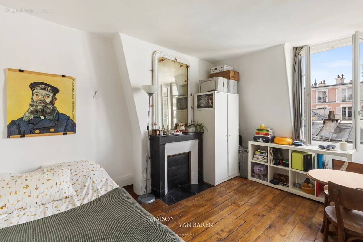 Appartement à PARIS-7E